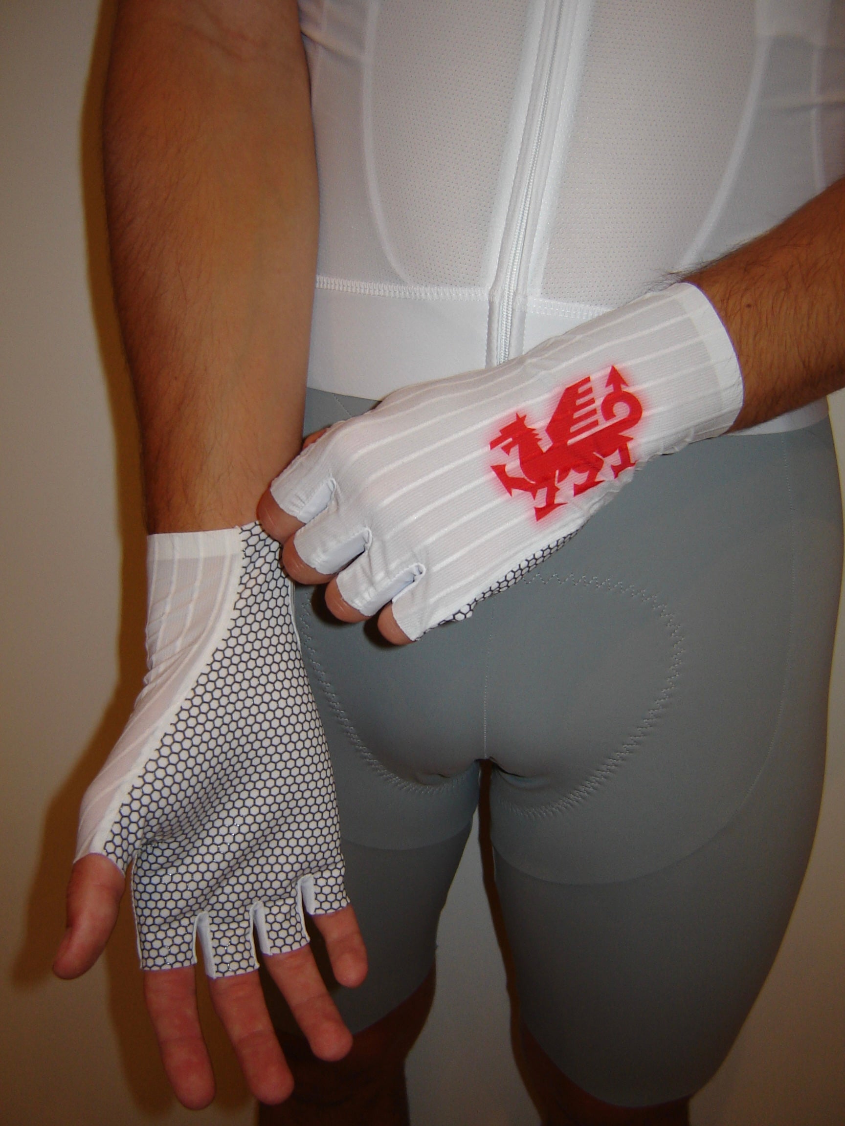 lume aero gloves
