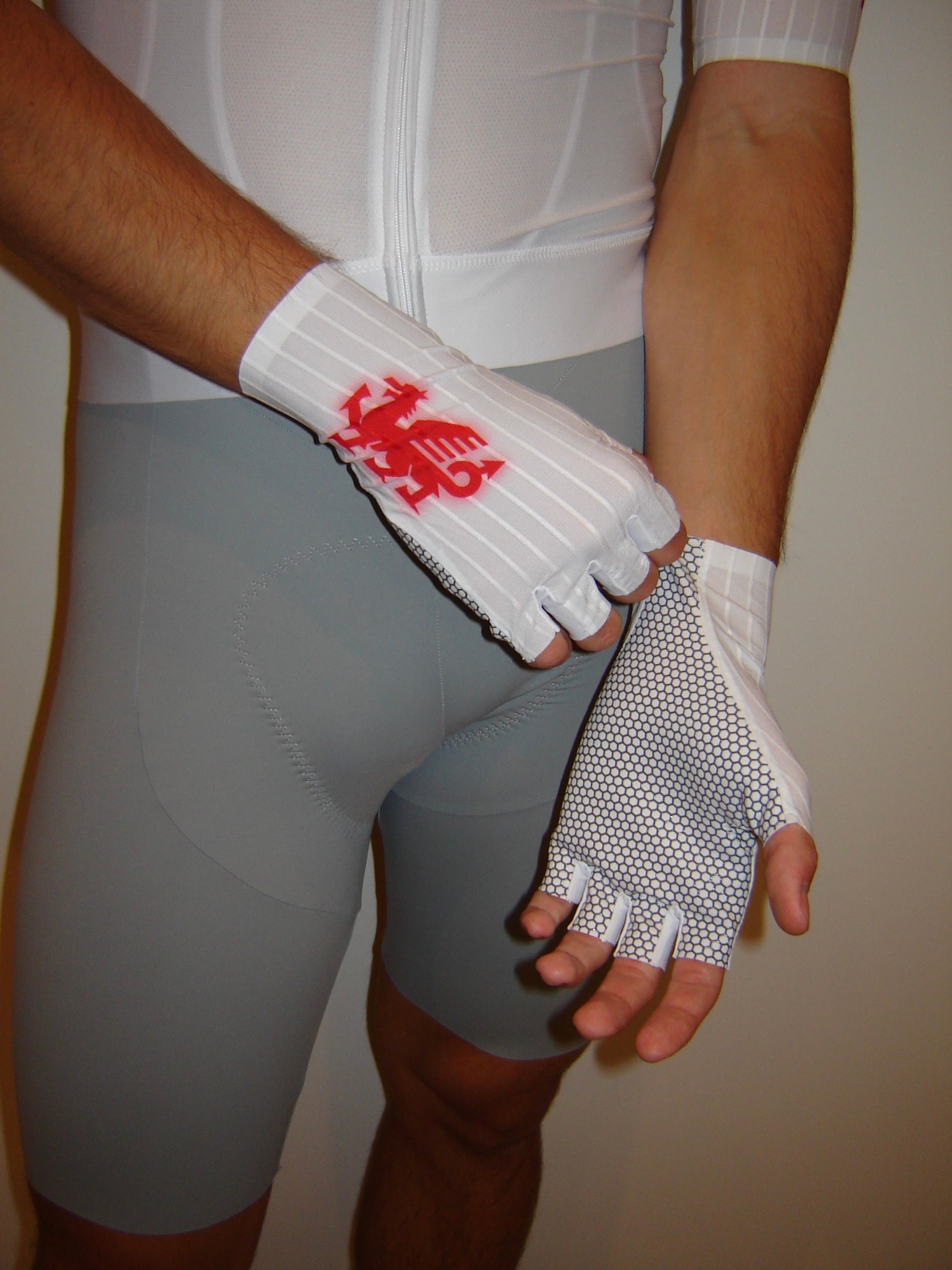 lume aero gloves